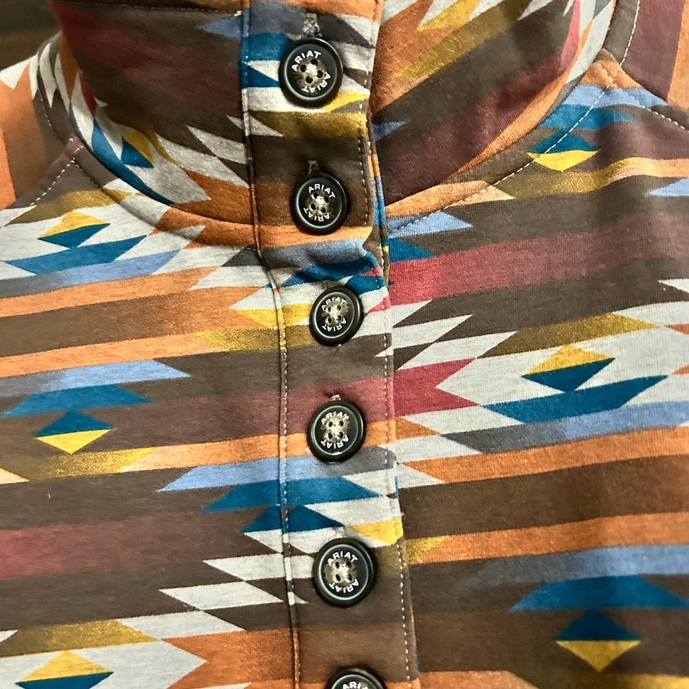 Ariat Women’s 1/4 Button Pullover Multicolor Patterned Shirt - Picture 3 of 6